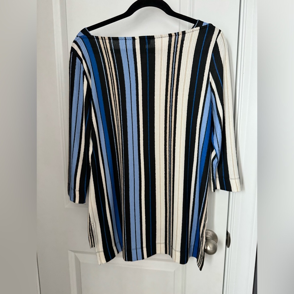 New with tags: NWT Jones New York frees top